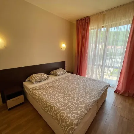 Villa Romana Elenite Apartments