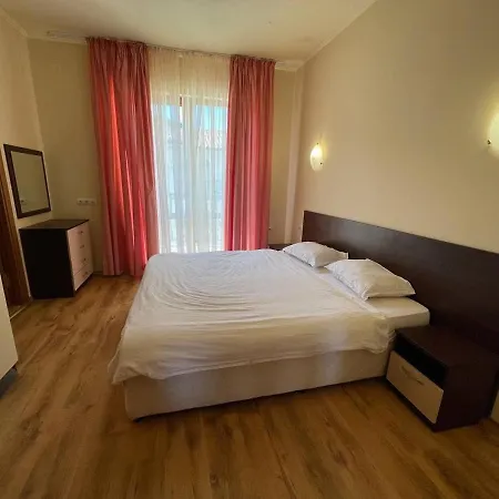 Villa Romana Elenite Apartments * سفيتي فلاس