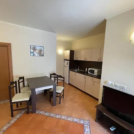 Villa Romana Elenite Apartments شقة