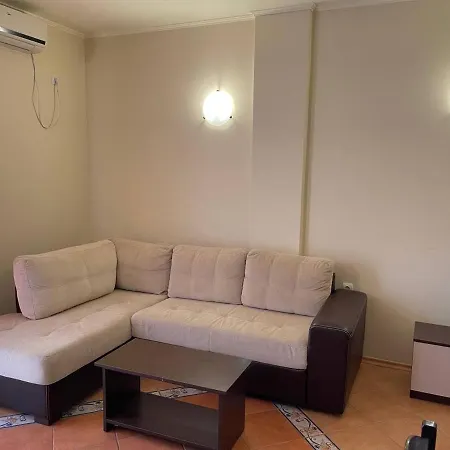Villa Romana Elenite Apartments *