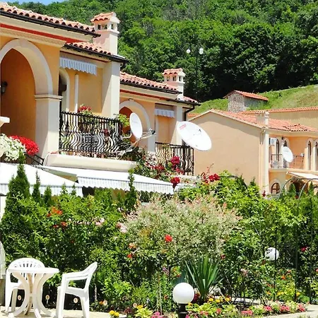 Villa Romana Elenite Apartments شقة