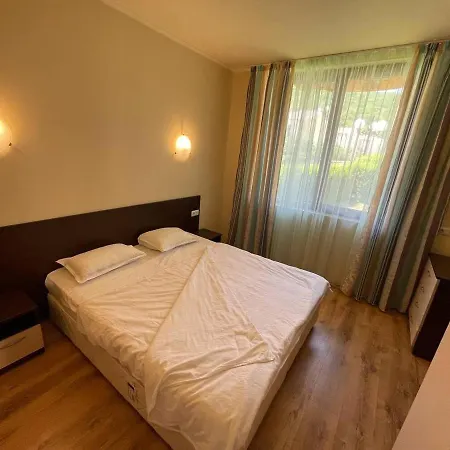 Villa Romana Elenite Apartments