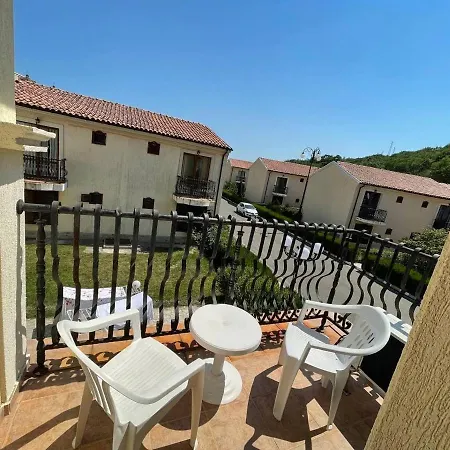 Villa Romana Elenite Apartments *